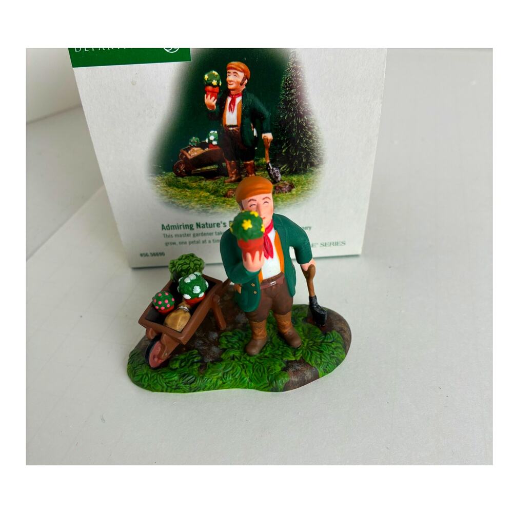 Dept. 56 Accessory Admiring Nature's Beauty #56690 NE Village 3 x 2 x 2.5"